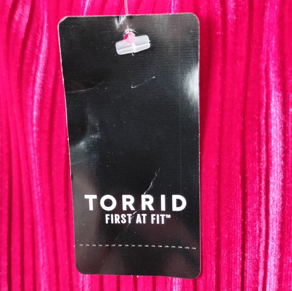 NWT TORRID Red Velvet Pleated High Neck Flowy Halter Top Sz. 5X / 28 - Picture 10 of 14
